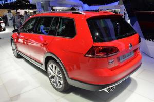 2014 Volkswagen Golf Alltrack Live From Paris 2014