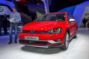 2014 Volkswagen Golf Alltrack Live From Paris 2014