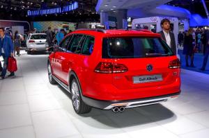2014 Volkswagen Golf Alltrack Live From Paris 2014