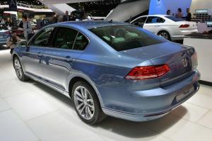 2014 Volkswagen Passat GTE Live From Paris 2014
