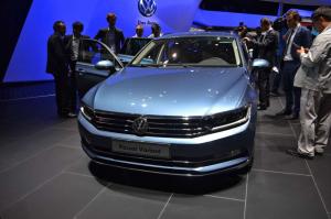 2014 Volkswagen Passat GTE Live From Paris 2014