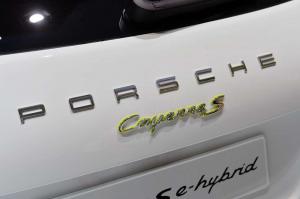 2014 Porsche Cayenne S E-Hybrid Live From Paris 2014