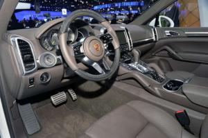 2014 Porsche Cayenne S E-Hybrid Live From Paris 2014