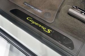 2014 Porsche Cayenne S E-Hybrid Live From Paris 2014