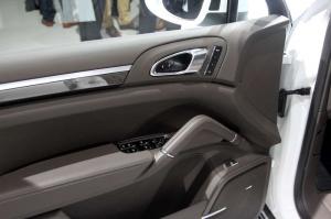 2014 Porsche Cayenne S E-Hybrid Live From Paris 2014