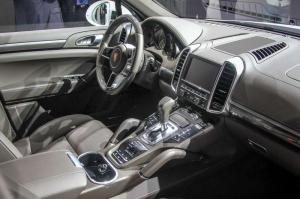 2014 Porsche Cayenne S E-Hybrid Live From Paris 2014