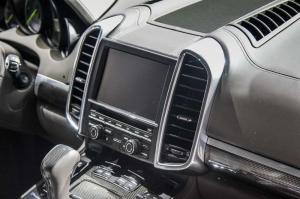 2014 Porsche Cayenne S E-Hybrid Live From Paris 2014