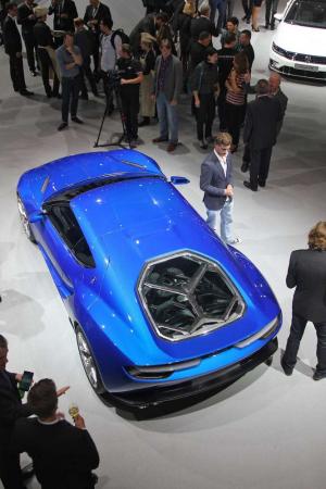 2015 Lamborghini Asterion LPI 910-4 Live From Paris 2014