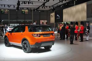 2014 Land Rover Discovery Sport Live From Paris 2014