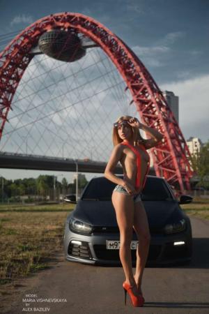 Незабываемая блондинка и Volkswagen Scirocco R