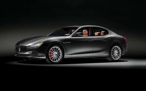 Maserati выпустит рождественскую модель Ghibli