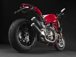 2015 Ducati Monster 821 & Monster 1200 S