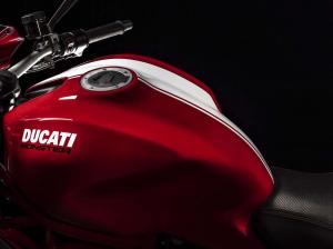 2015 Ducati Monster 821 & Monster 1200 S