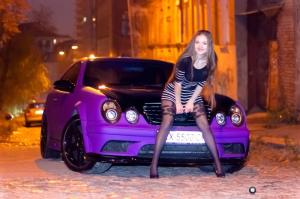 Едко сиреневый цвет автомобиля