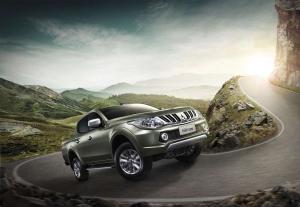 2015 Mitsubishi Triton Double Cab TH)