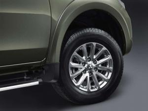 2015 Mitsubishi Triton Double Cab TH)