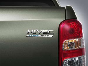 2015 Mitsubishi Triton Double Cab TH)
