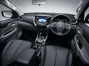 2015 Mitsubishi Triton Double Cab TH)
