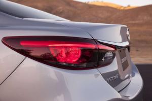 В Лос-Анджелесе показали обновленный седан Mazda6