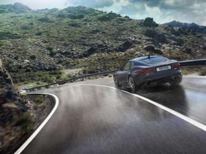 2015 Jaguar F-Type R Coupe AWD UK)
