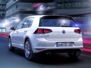 2014 Volkswagen Golf GTE 5-Door