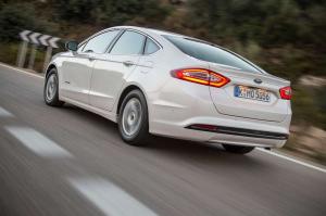 2014 Ford Mondeo Sedan Hybrid