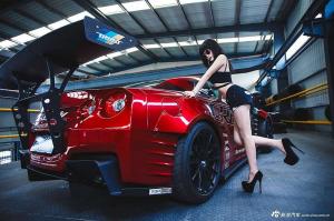 Nissan GT-R с загадочной китайской девушкой