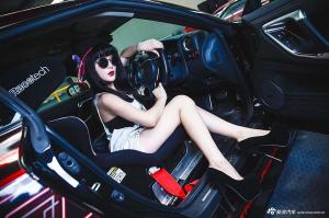 Nissan GT-R с загадочной китайской девушкой