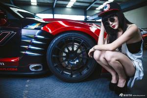 Nissan GT-R с загадочной китайской девушкой