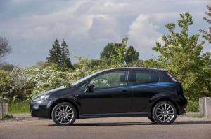 2014 Fiat Punto Jet Black 2