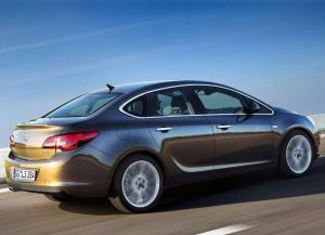 2013 Opel Astra Sedan