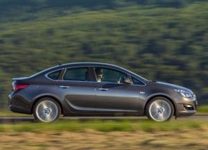 2013 Opel Astra Sedan