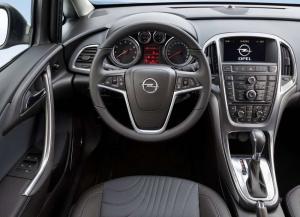 2013 Opel Astra Sedan