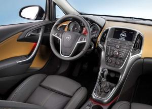 2013 Opel Astra Sedan