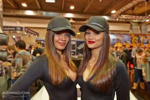 Девушки с автосалона Essen 2014