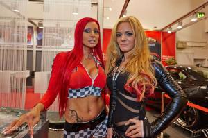 Девушки с автосалона Essen 2014