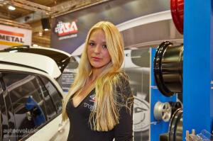 Девушки с автосалона Essen 2014