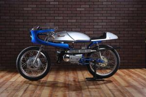 1969 Suzuki T125 Stinger Cafe Racer by Air-Tech Streamlining