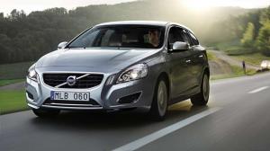 Volvo V60 D6 Plug-In Hybrid: дорого, статусно, технологично