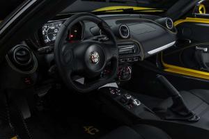 2015 Alfa Romeo 4C Spider US)