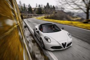 2015 Alfa Romeo 4C Spider US)