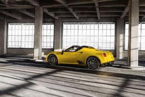 2015 Alfa Romeo 4C Spider US)