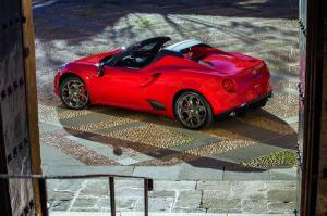 2015 Alfa Romeo 4C Spider US)