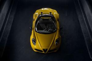 2015 Alfa Romeo 4C Spider US)