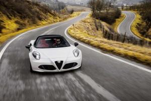 2015 Alfa Romeo 4C Spider US)