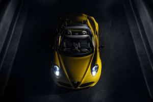 2015 Alfa Romeo 4C Spider US)