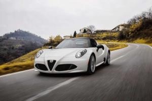 2015 Alfa Romeo 4C Spider US)