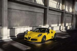 2015 Alfa Romeo 4C Spider US)