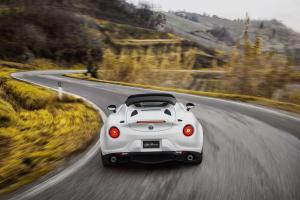 2015 Alfa Romeo 4C Spider US)