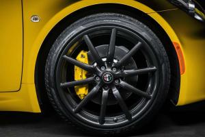 2015 Alfa Romeo 4C Spider US)